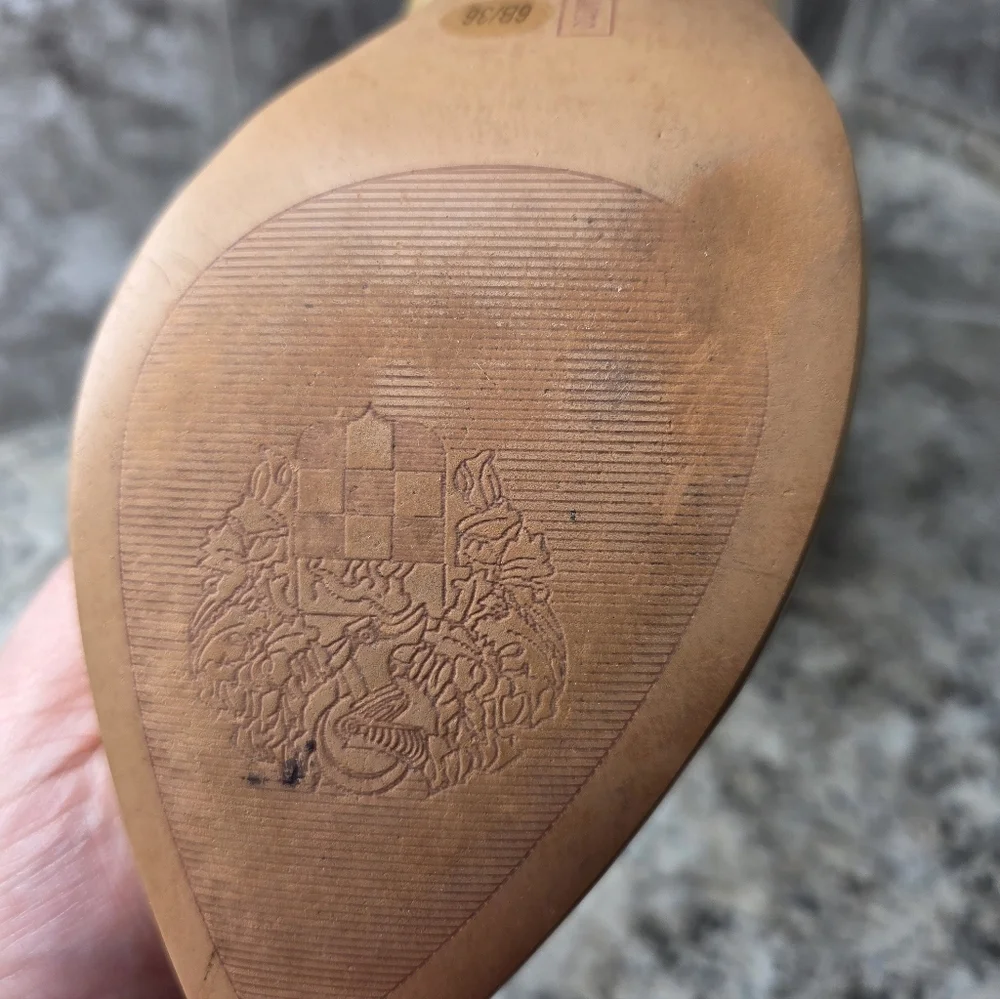 Shoes  Size36.    Vince Camuto - Picture 7 of 11